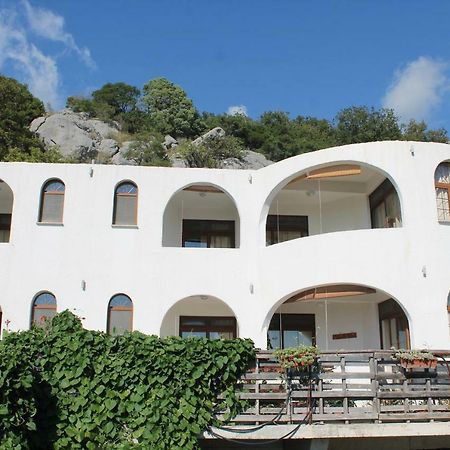 Pataki Guesthouse Petrovac エクステリア 写真