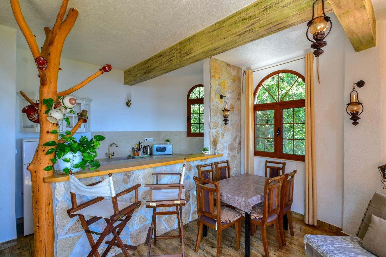 Pataki Guesthouse Petrovac エクステリア 写真
