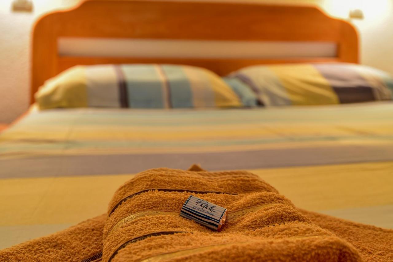Pataki Guesthouse Petrovac エクステリア 写真