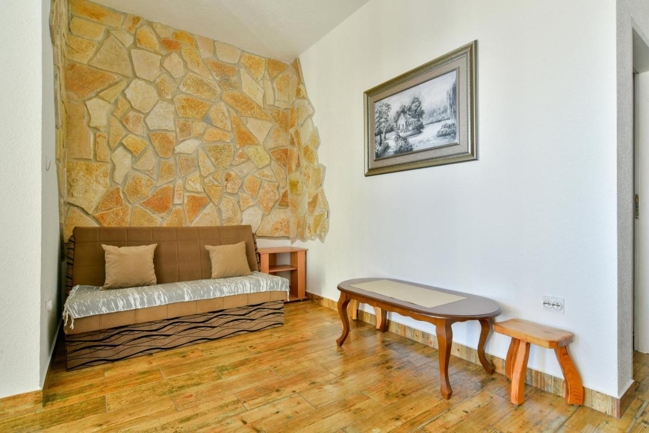 Pataki Guesthouse Petrovac エクステリア 写真